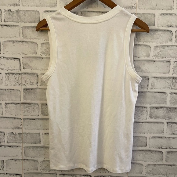 NWOT! A new day white v-neck sleeveless tank top XL - Picture 2 of 4